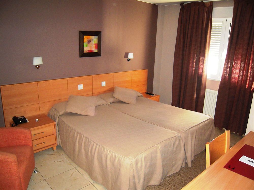 Hotel Apartamentos Ciudad De Lugo Dış mekan fotoğraf